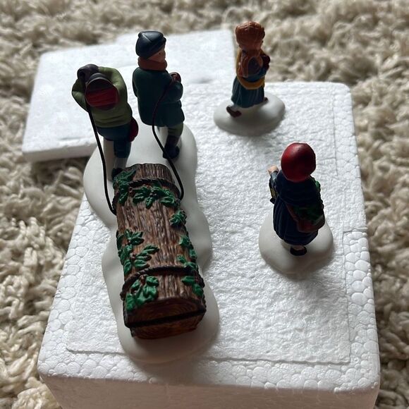 Dept 56 Dickens' Village #55581 "Bringing Home the Yule Log" 3-Piece Hand-Painte - Picture 7 of 11